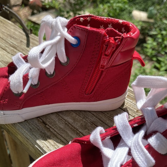 Little girls sneakers by Cat&Jack size 9 - Picture 2 of 6